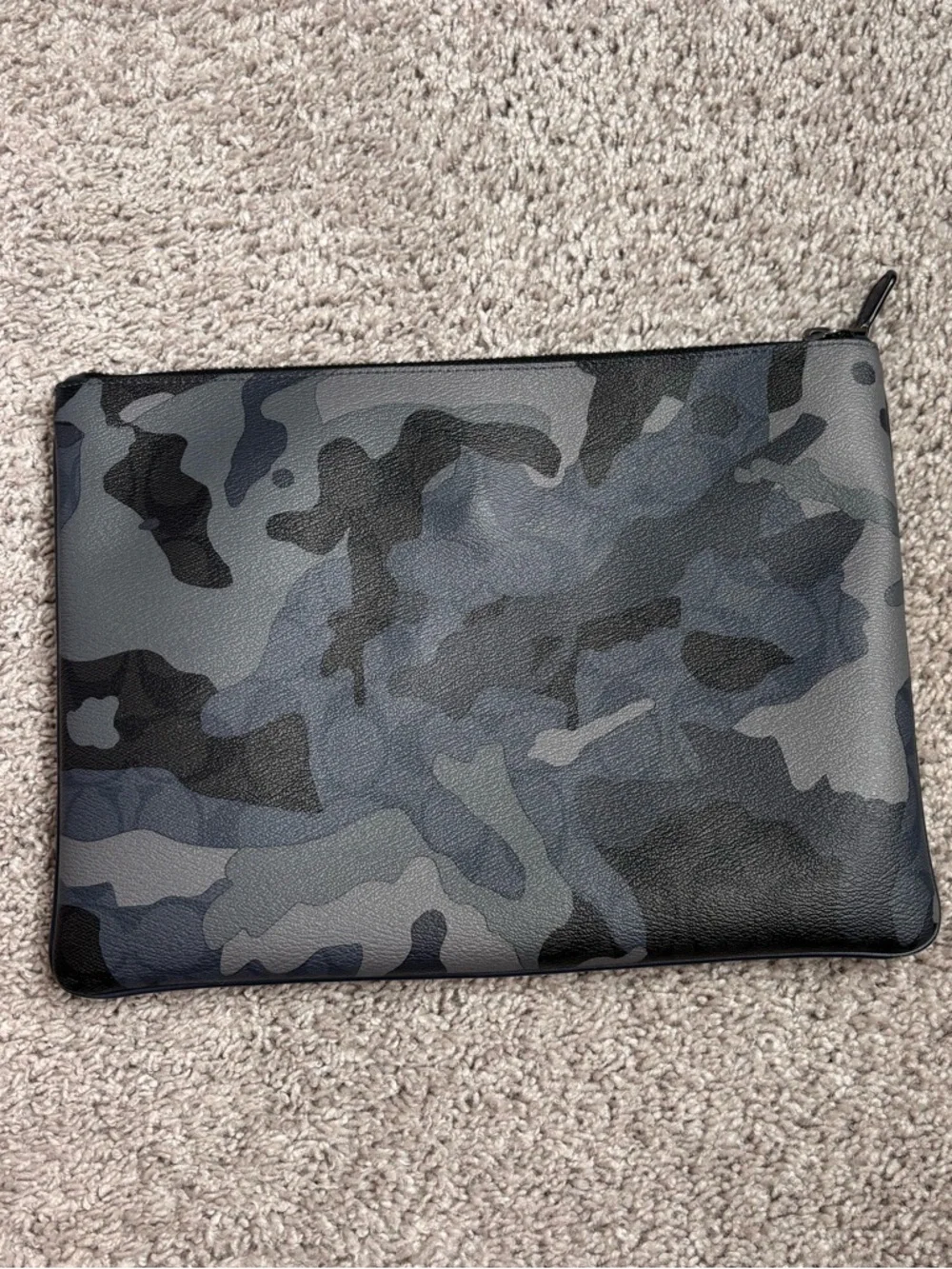 COACH men’s large pouch in blue camo